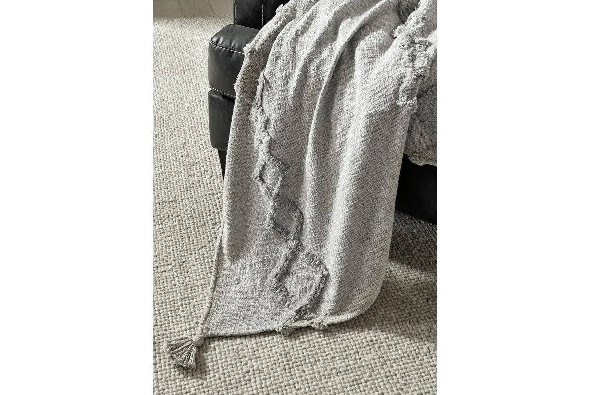 026754307:Kassidy Throw