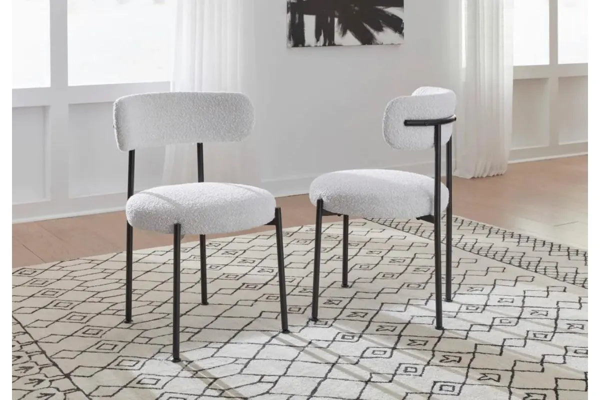 AERE00001:Aere Dining Table & 4 Chairs, StyledAngledAngle