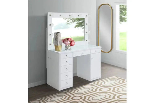 AMIA00000:Amia Vanity, Styled