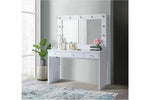 ARIANA000:Ariana Vanity, Styled