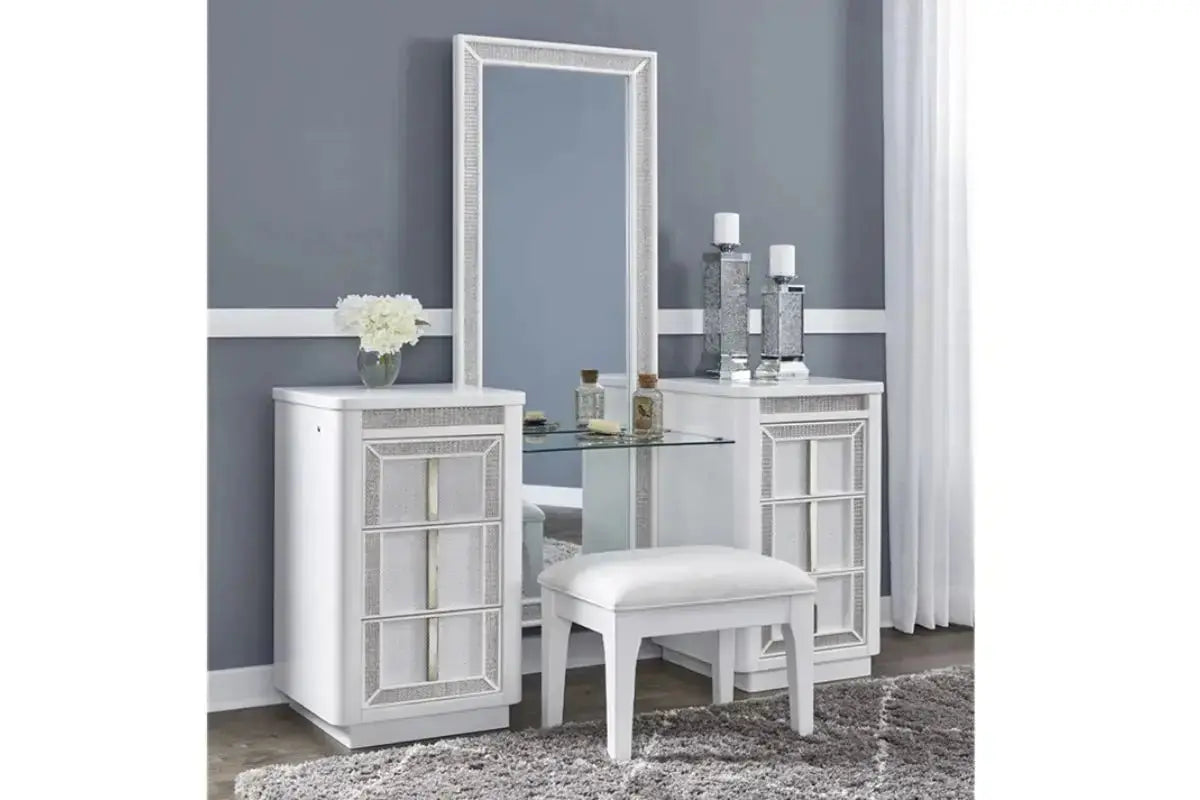 CHALANNA6:Chalanna Vanity & Mirror, Styled