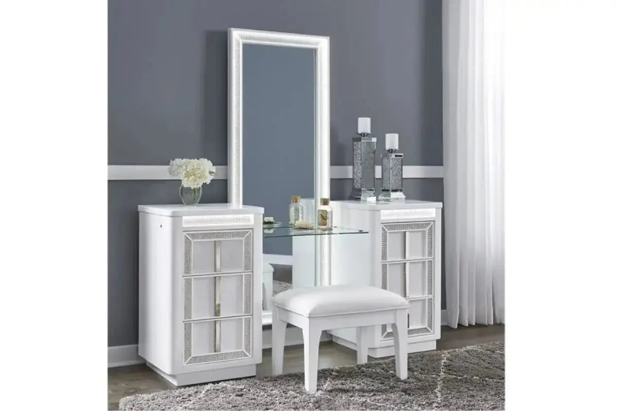 CHALANNA6:Chalanna Vanity & Mirror, Styled