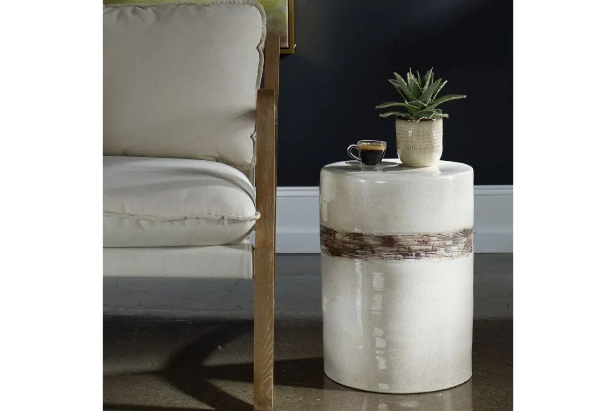 096606941:Comanche Outdoor Stool, Styled