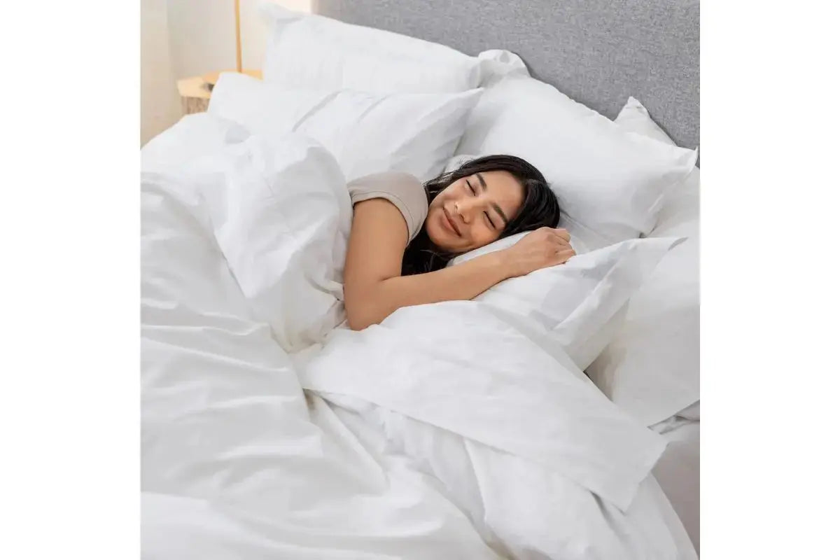 065598740:Cotton Sateen Coverlet, 
