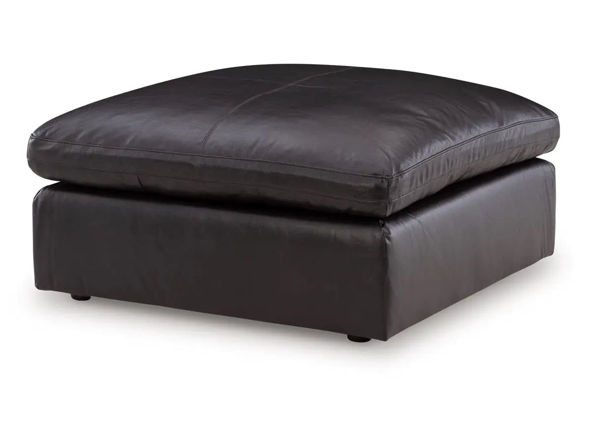 318994823:Emillia Ottoman, AngledAngle