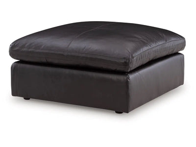 318994823:Emillia Ottoman, AngledAngle