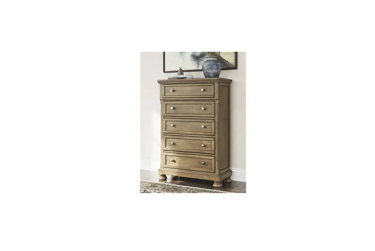 697994561:Feddinger Chest, Styled