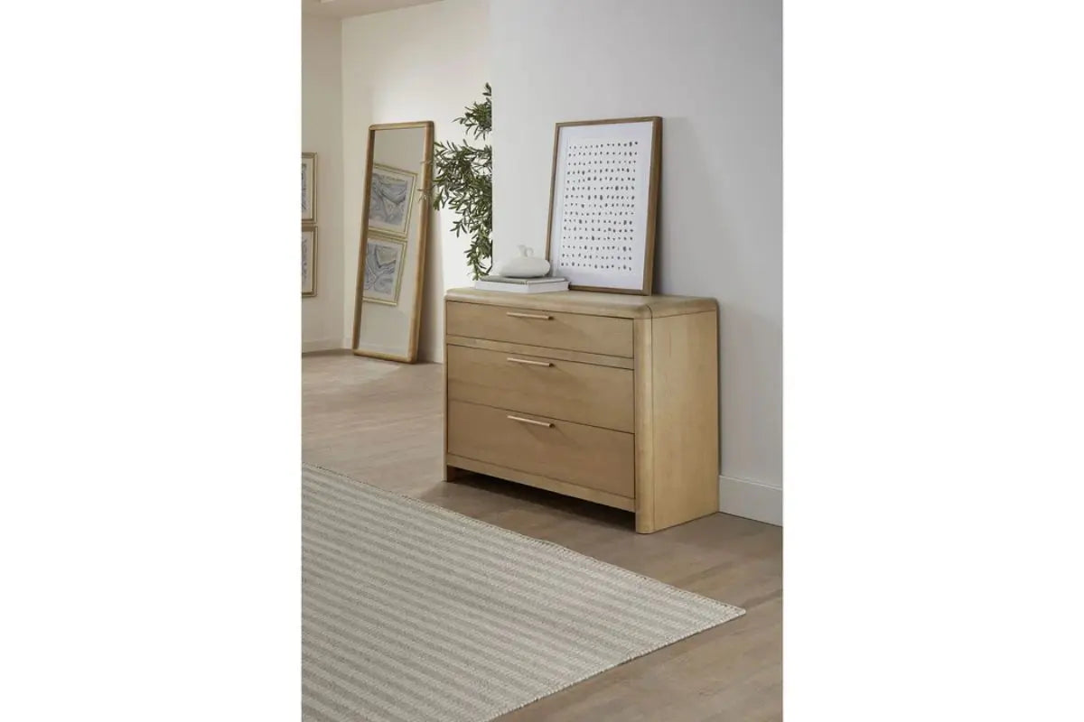 599444774:Furano Bachelors Chest, Styled