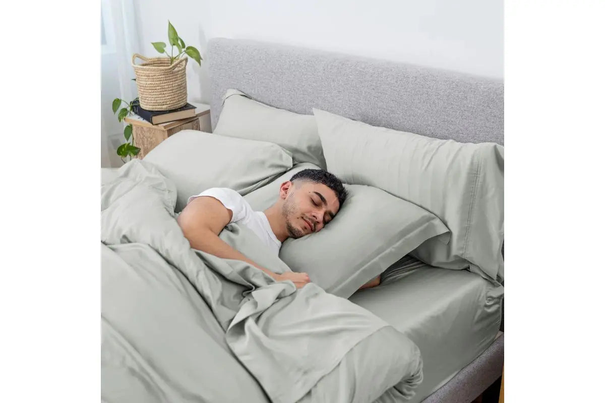 049190834:Iced Duvet Coverlet, Styled