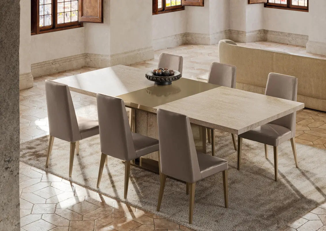 JOECOST00:Jo Dining Table, Styled