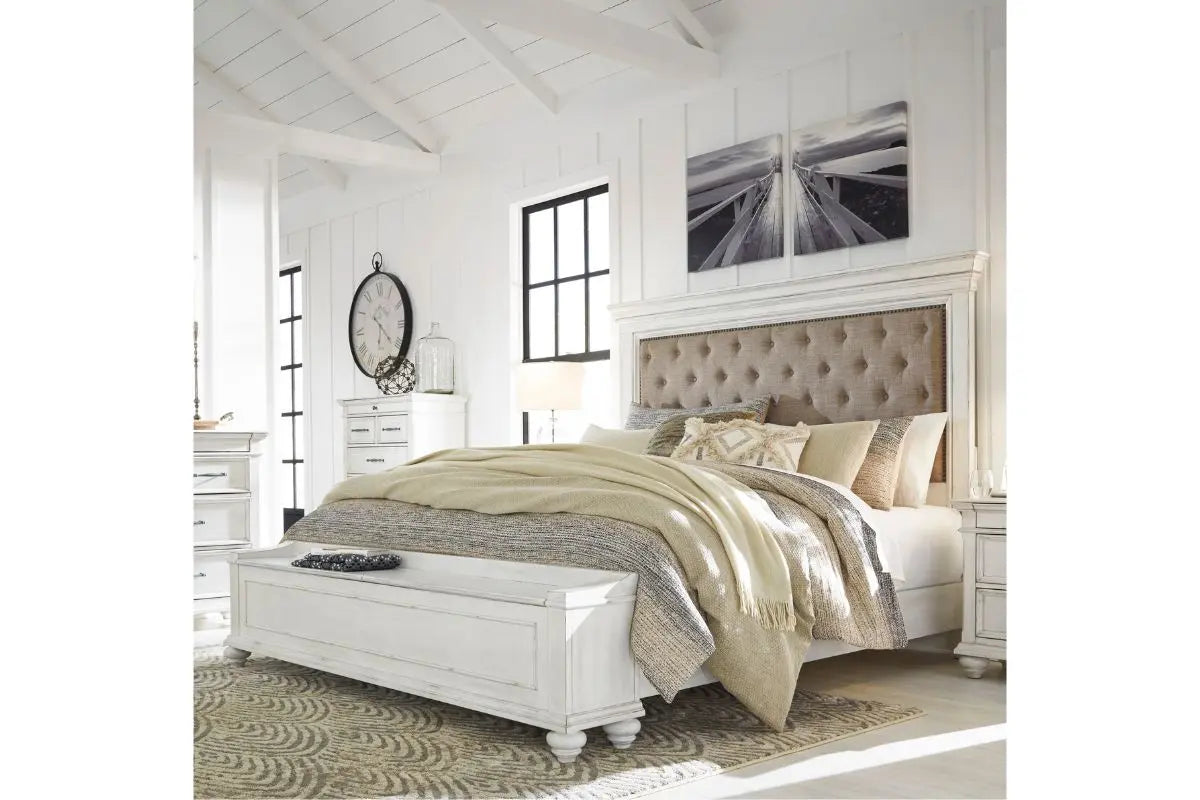 KANWYN052:Kanwyn Storage Bed, Styled
