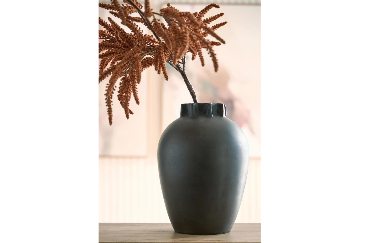 421165325:Kaslett Vase, Styled