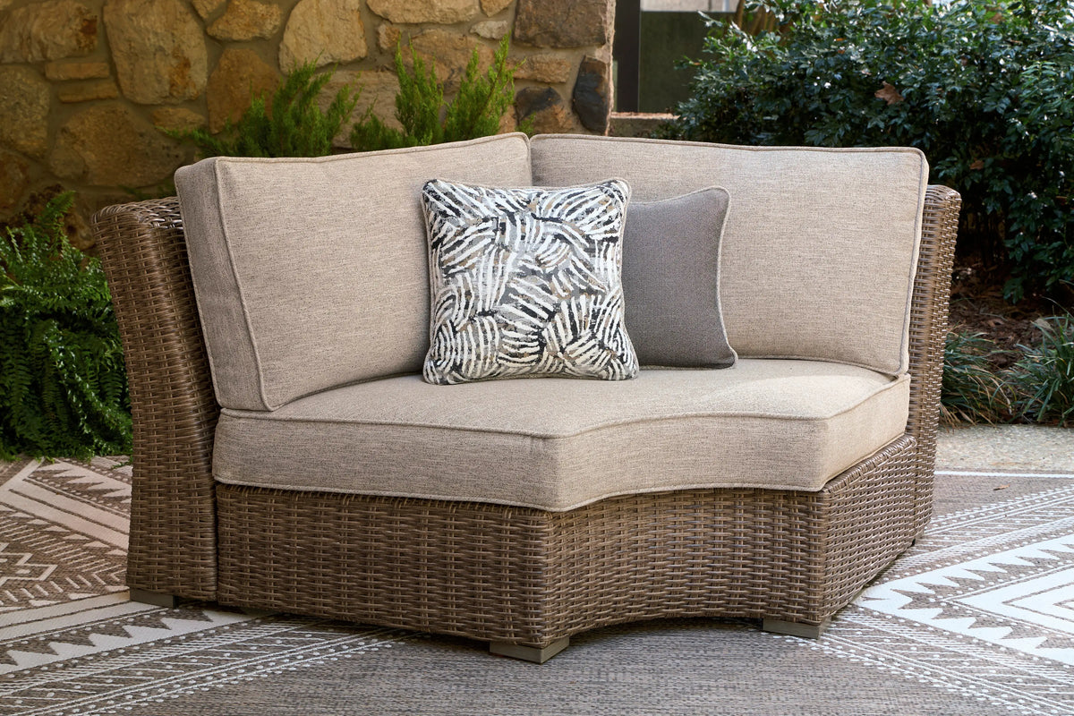 558802978:Laguna Heights Outdoor Corner ,