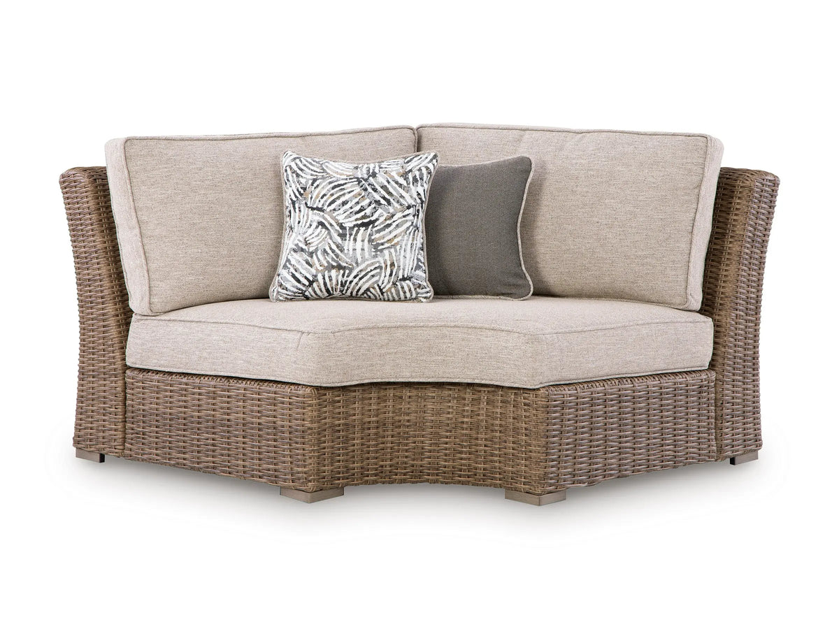 558802978:Laguna Heights Outdoor Corner ,