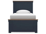 LANDOCK15:Landocken Panel Bed & Dresser , Front