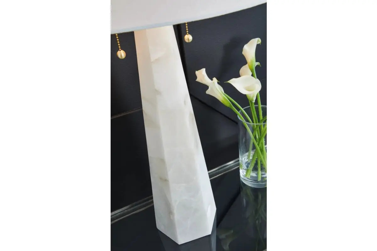 652671232:Laurellen Lamp,