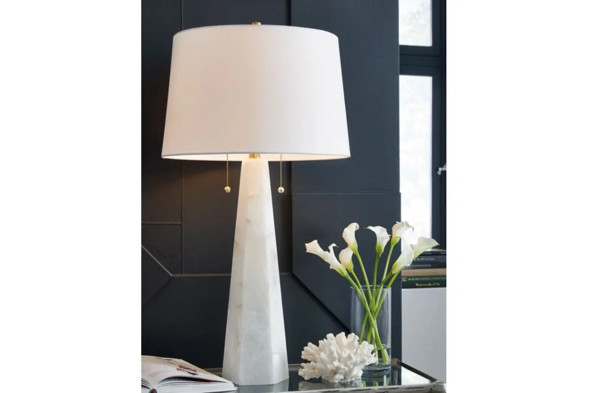 652671232:Laurellen Lamp, Styled
