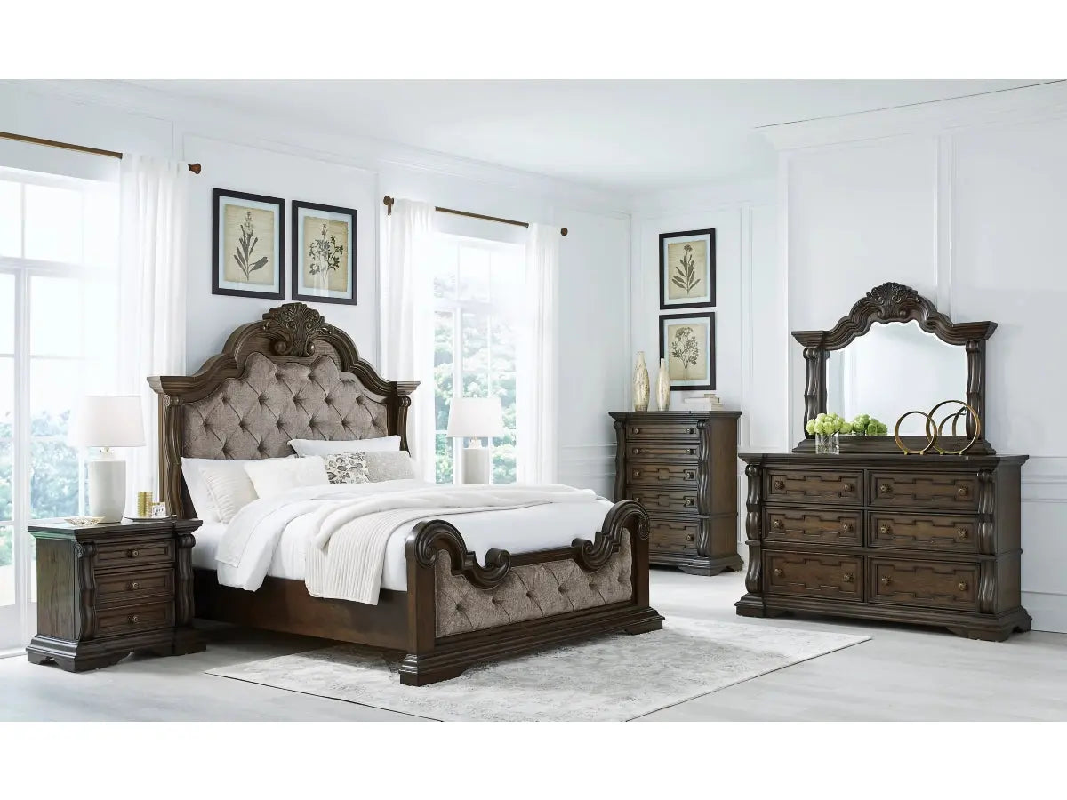 822349674:Maylee Dresser, Styled