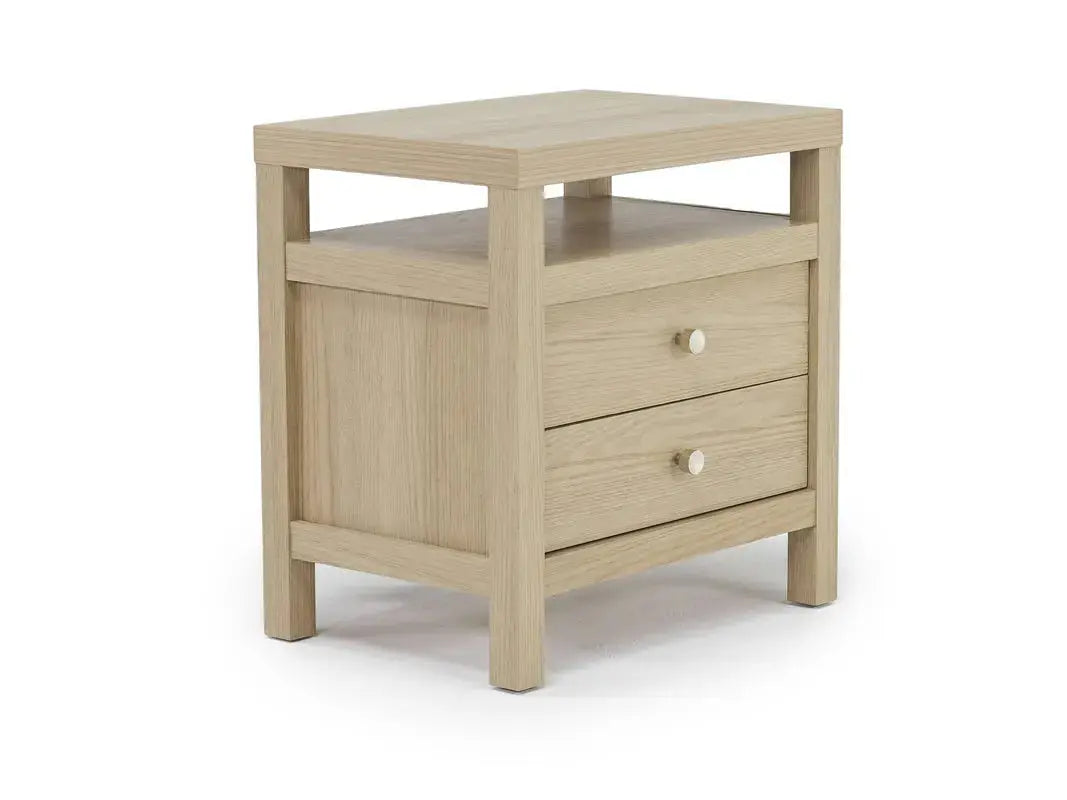 MERRIFI02:Merrifield Panel Bed & Dresser, Angle
