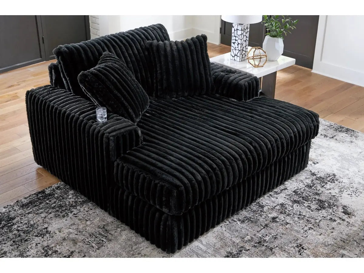 384001877:Midnight Madness Chaise, Styled