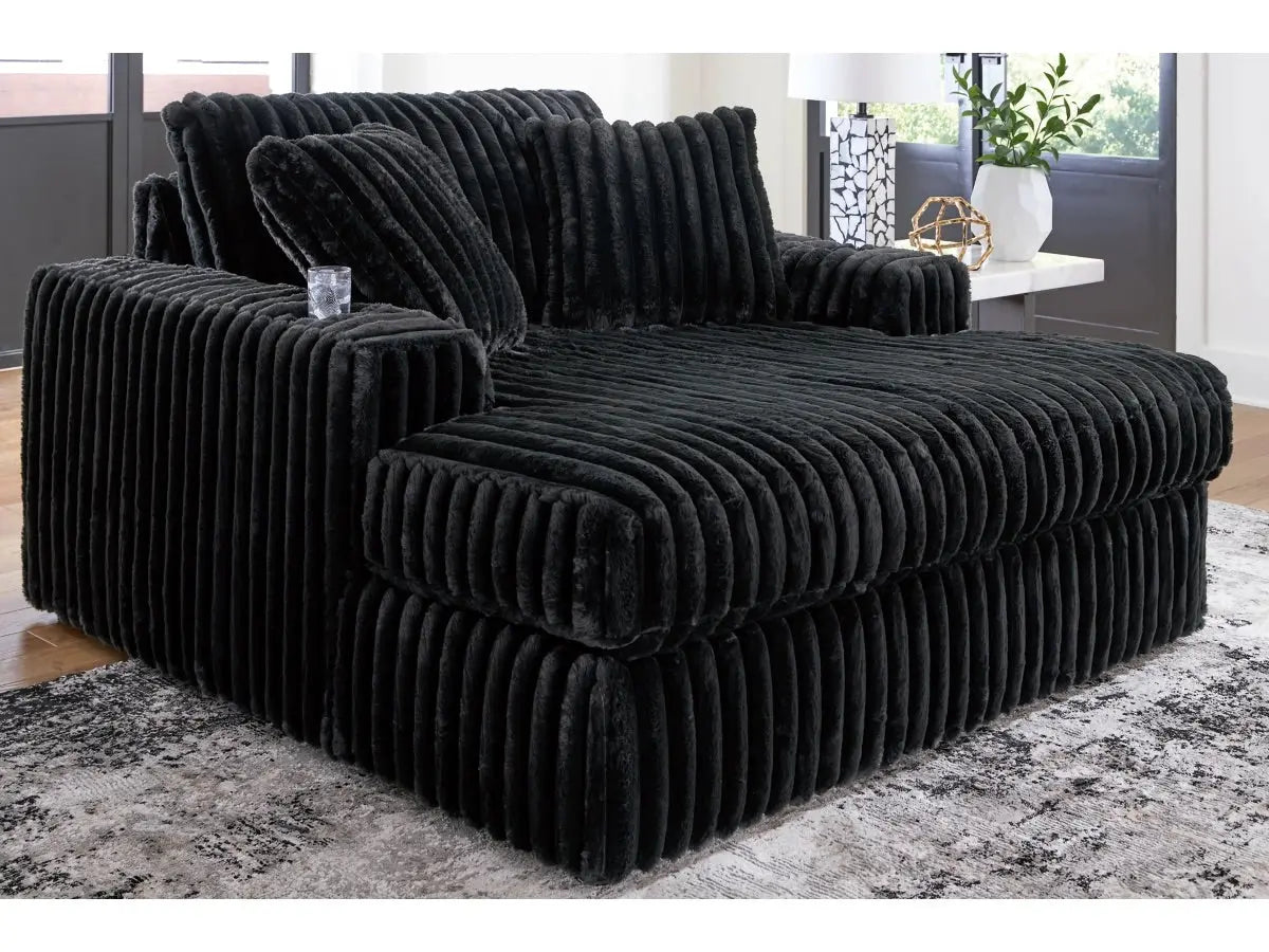 384001877:Midnight Madness Chaise, Styled