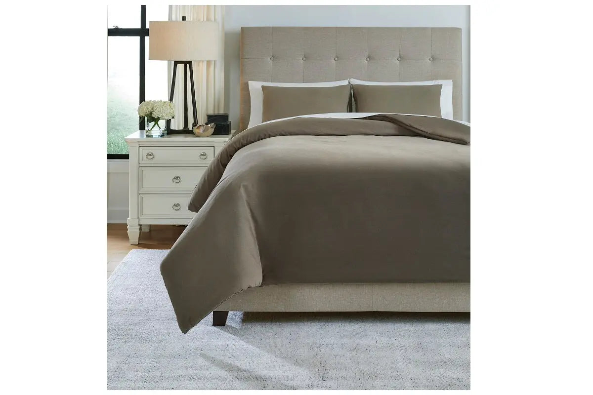 271360519:Eilena Comforter Set
