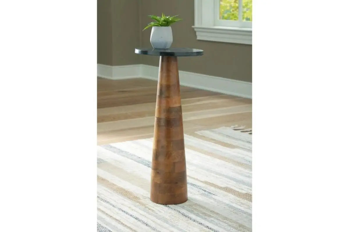 695852559:Quinndon Accent Table, Styled