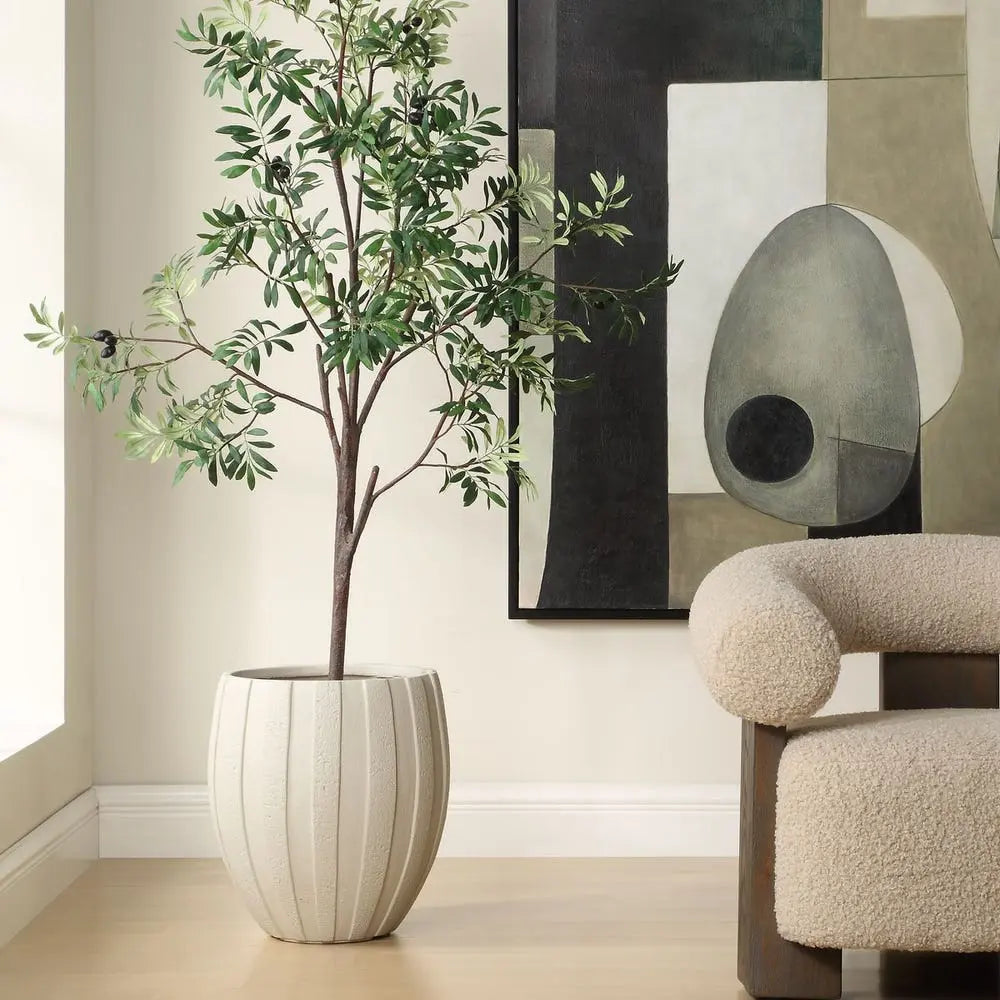 040107966:Ridgehaven Vase, Styled