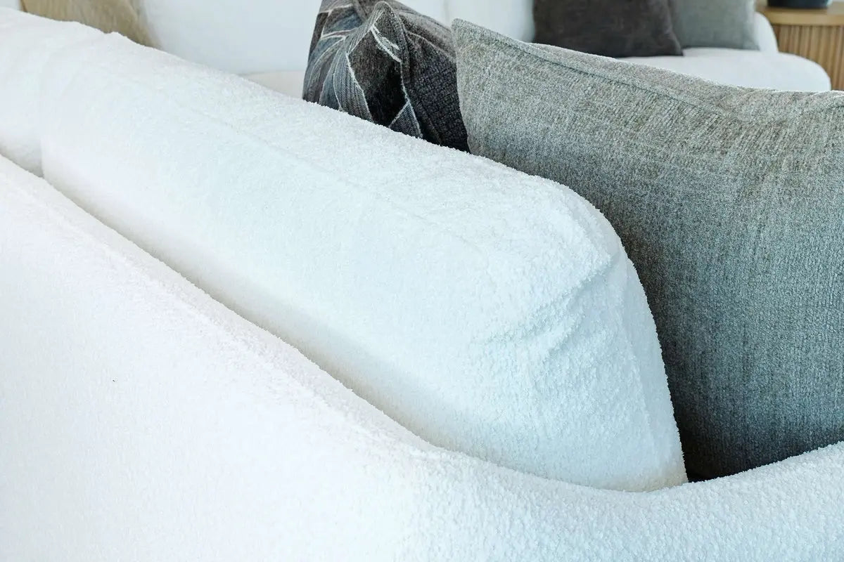 STRATUS06:Stratus Sofa & Loveseat, Back