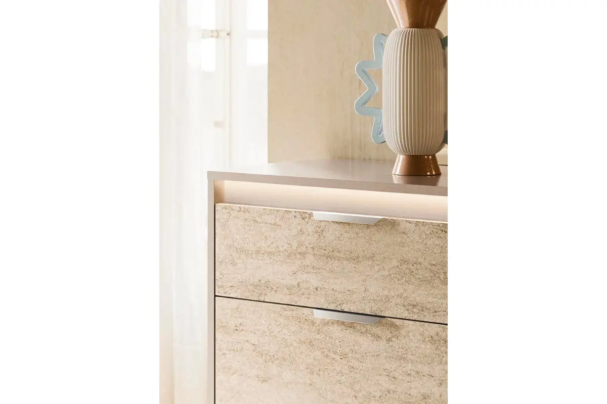TULLIA100:Tullia Dresser,