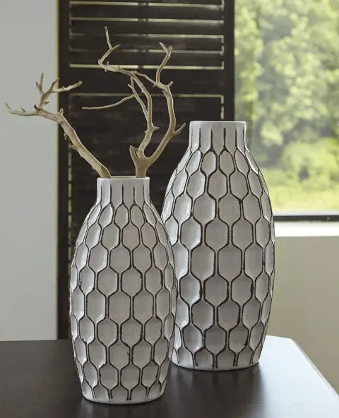 343522132:Dionna Vases in White, Set of 2, Image 2
