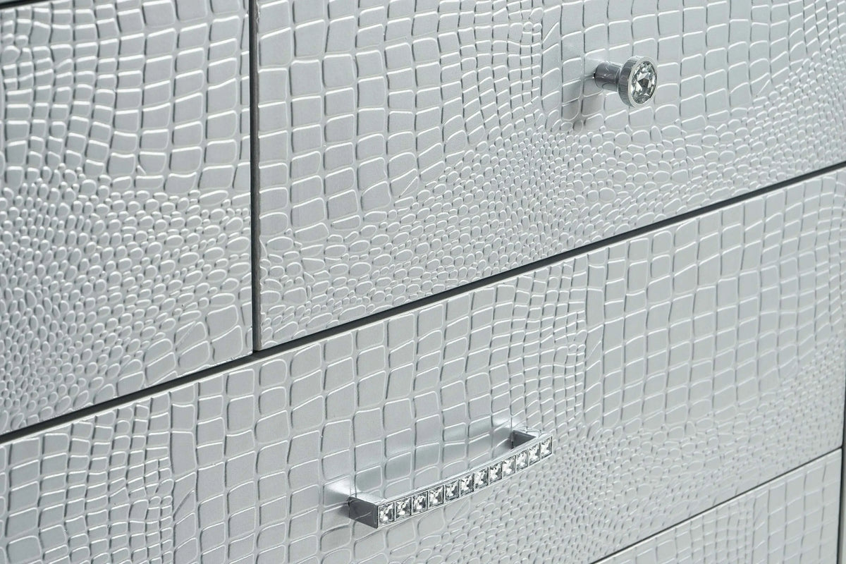 067654484:Valentino Chest in Silver, Image 4