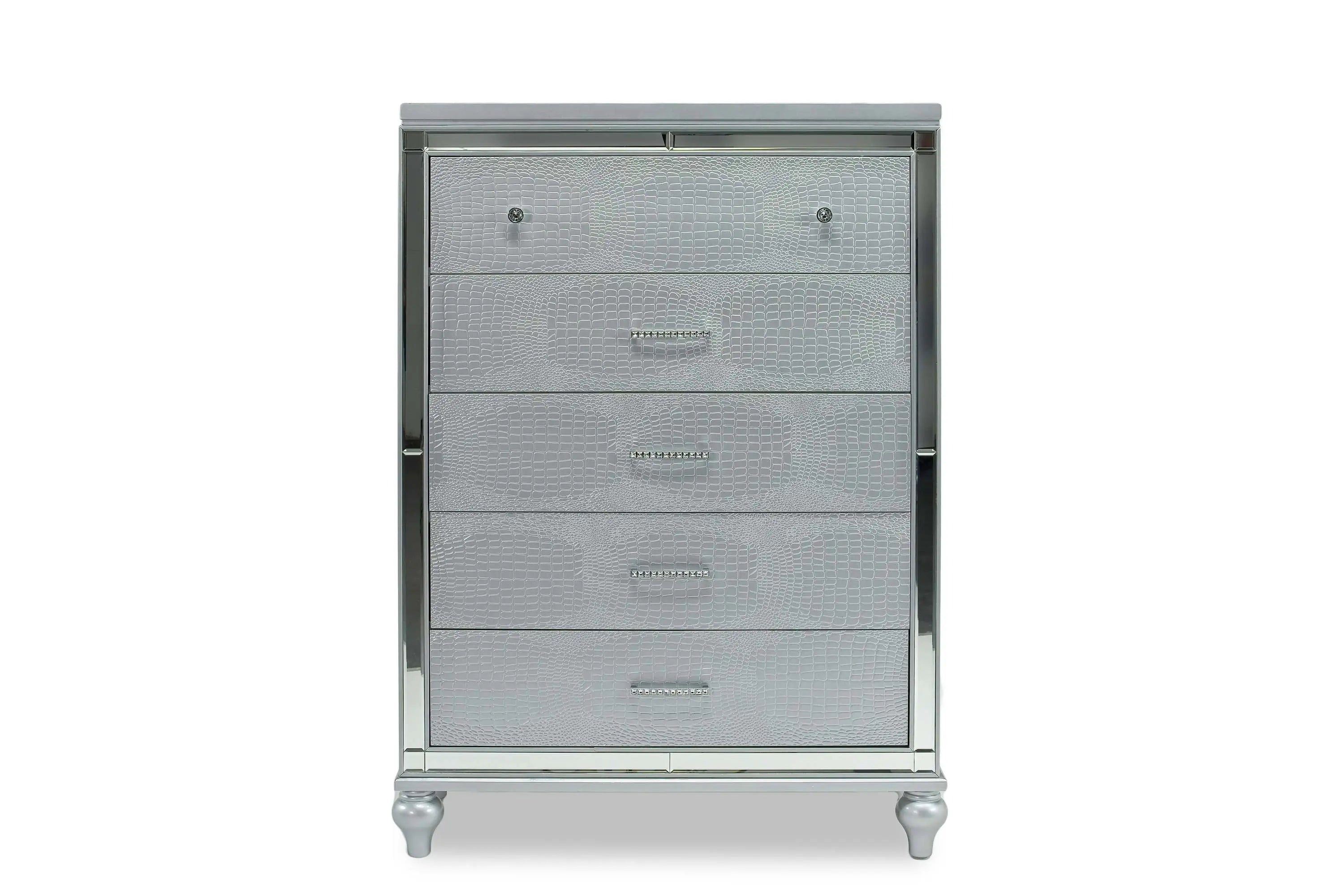 067654484:Valentino Chest in Silver, Image 2