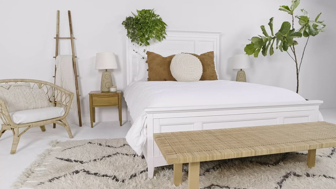 996060883:Bay Creek Panel Bed, Video